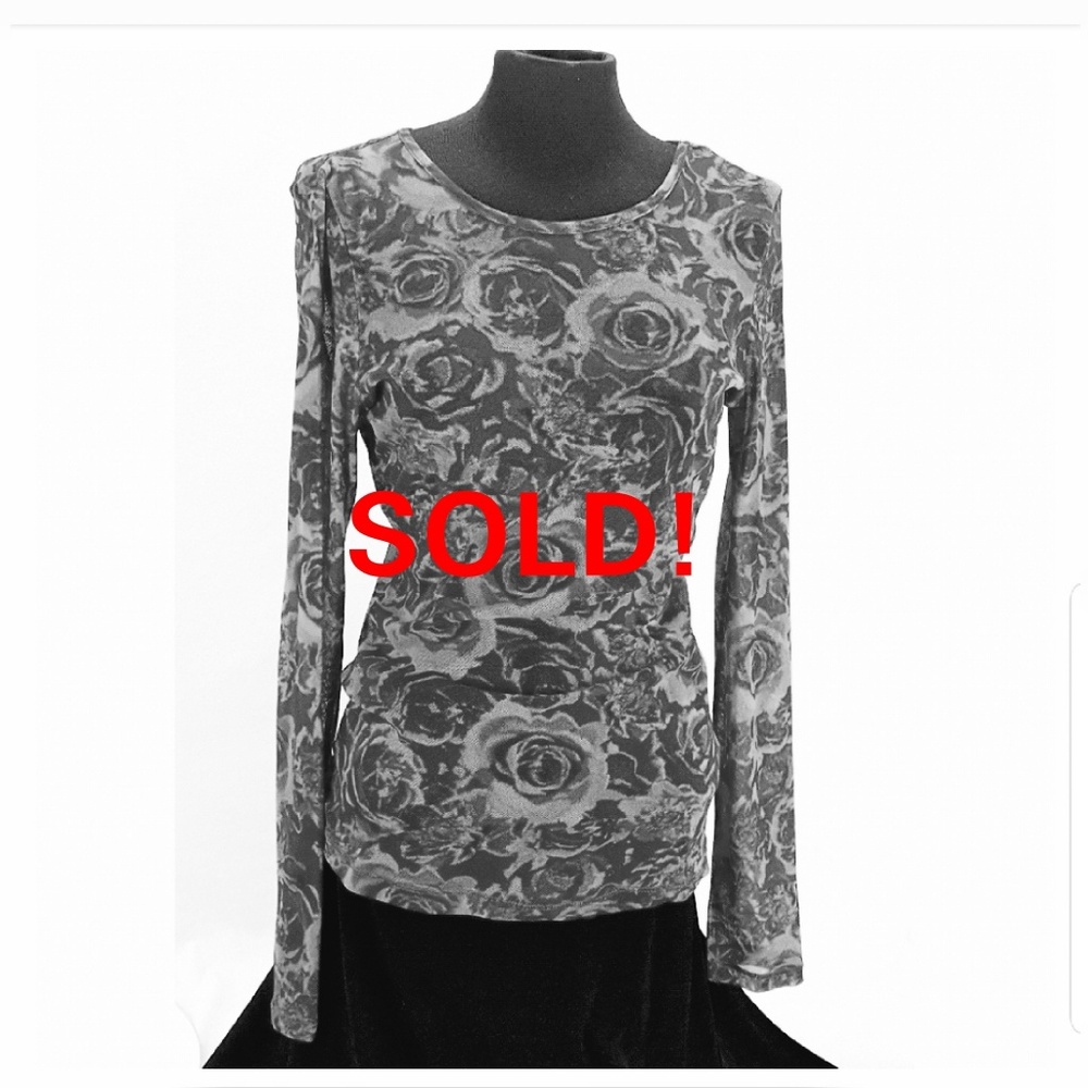 Express Long Sleeve Two-tone Pink Flowers Roses